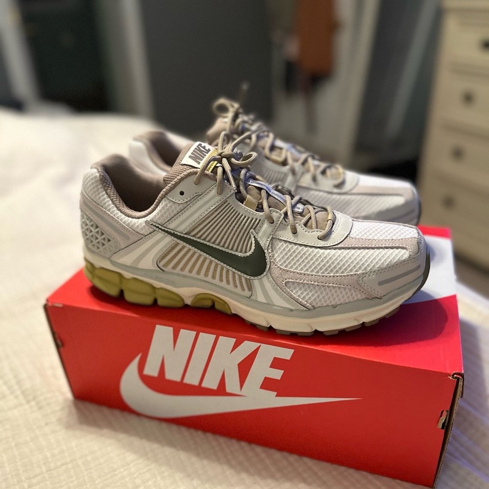 Nike Air Zoom Vomero 5 “Light Bone”